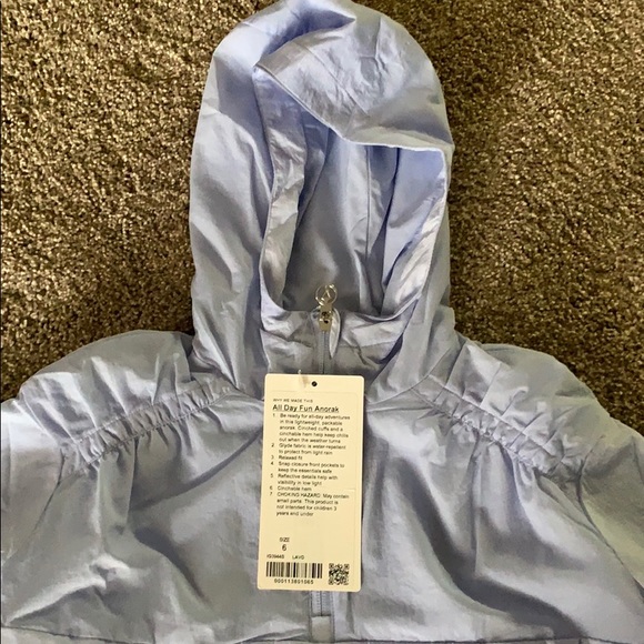 Lululemon kids rain jacket NWT - Picture 2 of 2
